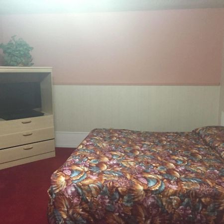 Carlin Villa Motel Carlinville Eksteriør bilde
