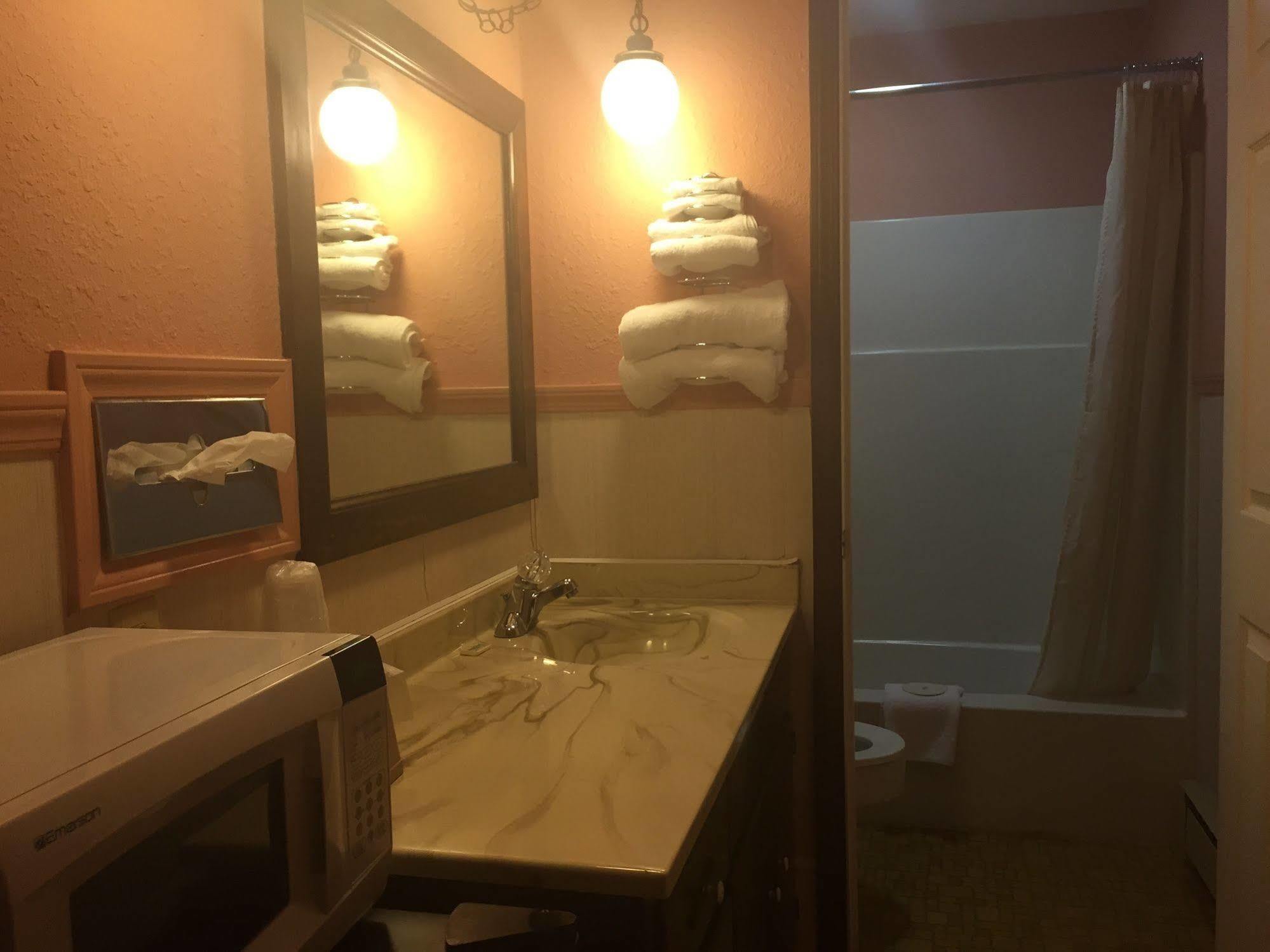 Carlin Villa Motel Carlinville Eksteriør bilde