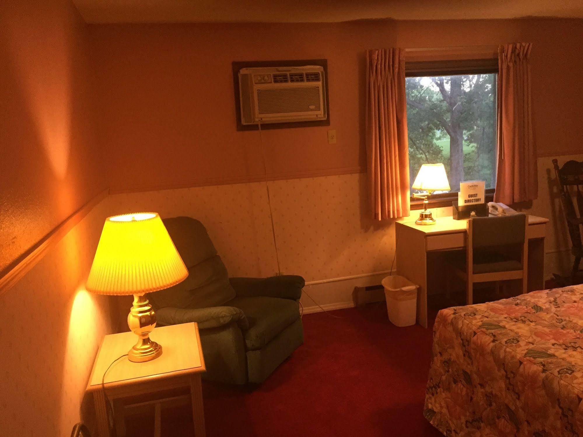 Carlin Villa Motel Carlinville Eksteriør bilde
