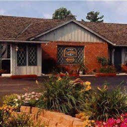 Carlin Villa Motel Carlinville Eksteriør bilde